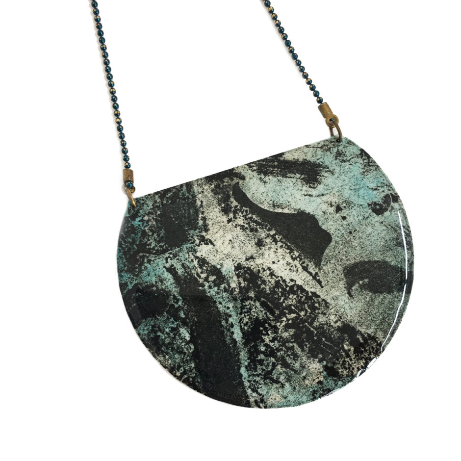 Collar media luna